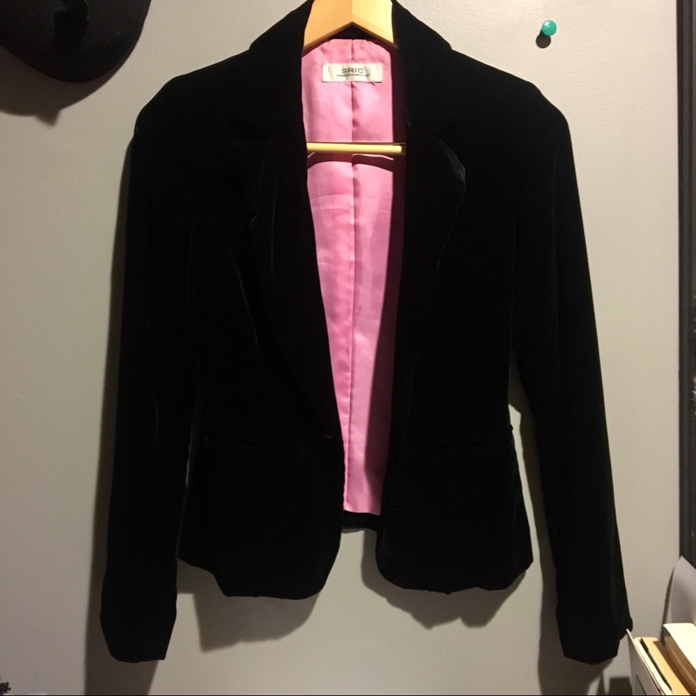 SOLD ✨ Velvet blazer